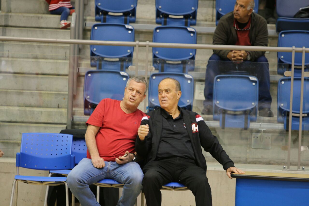 רענן כץ וכפיר ארזי. תומכים בקבוצה (צילום: באדיבות אסף חיימוביץ')